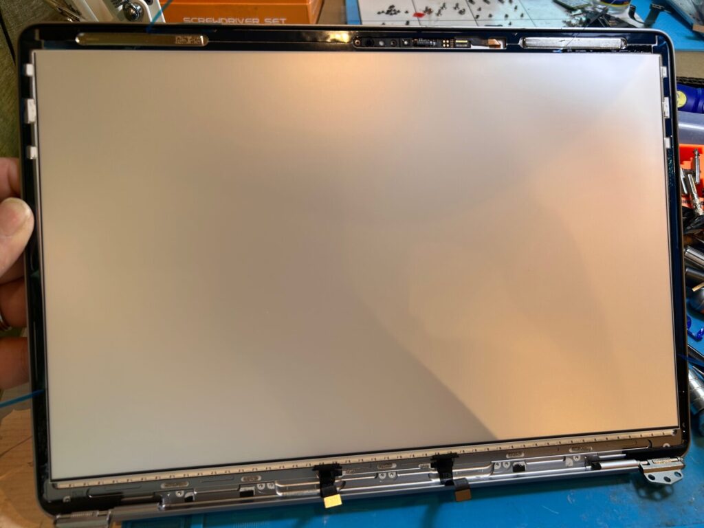 iPhone、Android、MacBook、ノートパソコン、Switchの修理、スマホ修理屋KoKoは岐阜のスマホ・PC修理専門店。