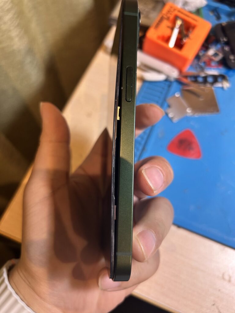 iPhone、Android、MacBook、ノートパソコン、Switchの修理、スマホ修理屋KoKoは岐阜のスマホ・PC修理専門店。