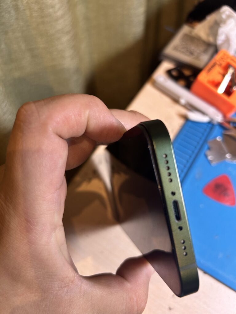 iPhone、Android、MacBook、ノートパソコン、Switchの修理、スマホ修理屋KoKoは岐阜のスマホ・PC修理専門店。