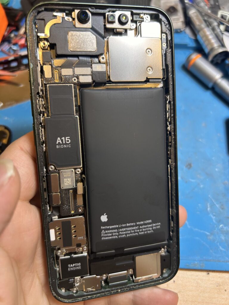 iPhone、Android、MacBook、ノートパソコン、Switchの修理、スマホ修理屋KoKoは岐阜のスマホ・PC修理専門店。