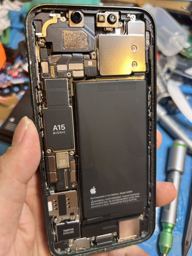 iPhone、Android、MacBook、ノートパソコン、Switchの修理、スマホ修理屋KoKoは岐阜のスマホ・PC修理専門店。