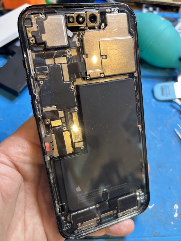 iPhone、Android、MacBook、ノートパソコン、Switchの修理、スマホ修理屋KoKoは岐阜のスマホ・PC修理専門店。
