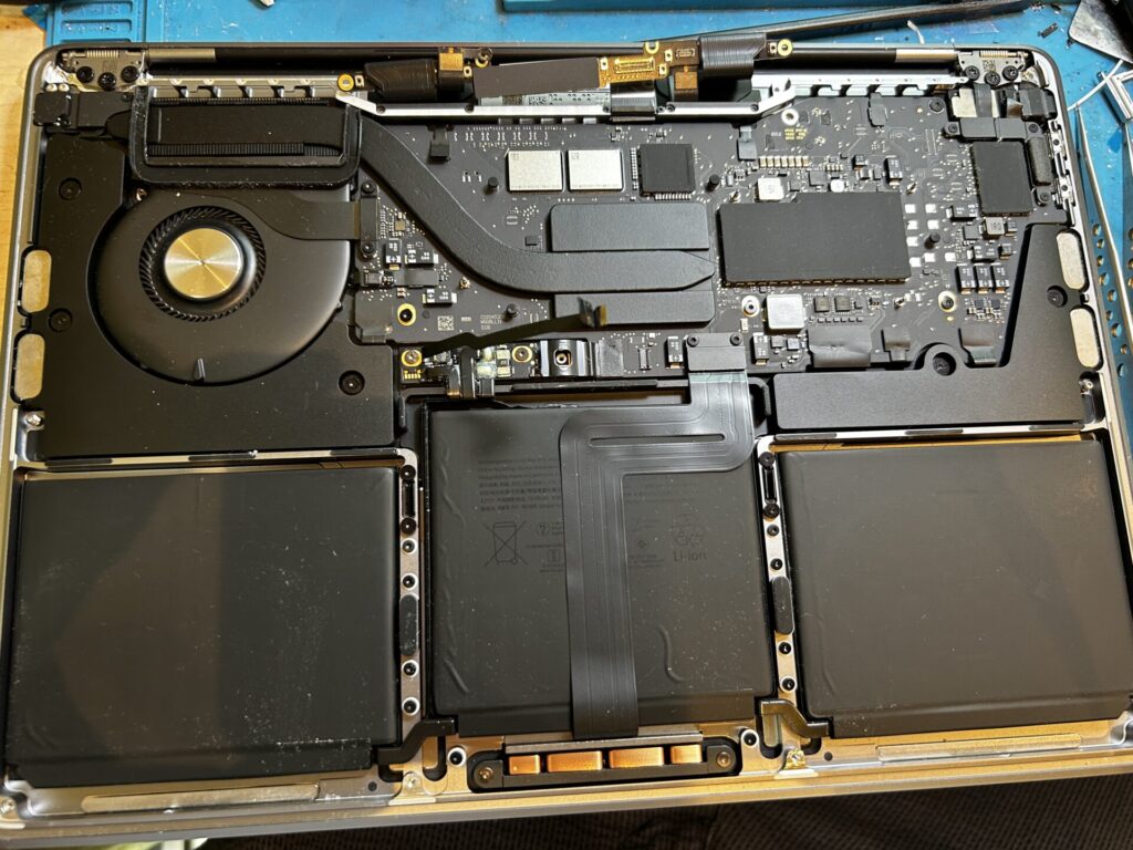 iPhone、Android、MacBook、ノートパソコン、Switchの修理、スマホ修理屋KoKoは岐阜のスマホ・PC修理専門店。