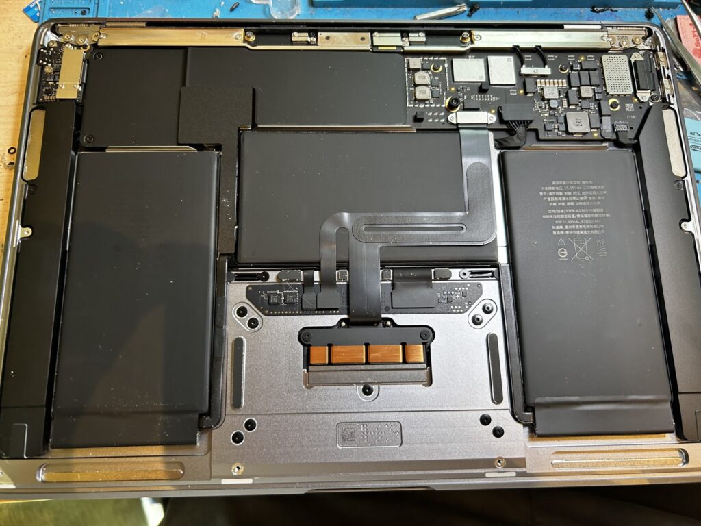 iPhone、Android、MacBook、ノートパソコン、Switchの修理、スマホ修理屋KoKoは岐阜のスマホ・PC修理専門店。