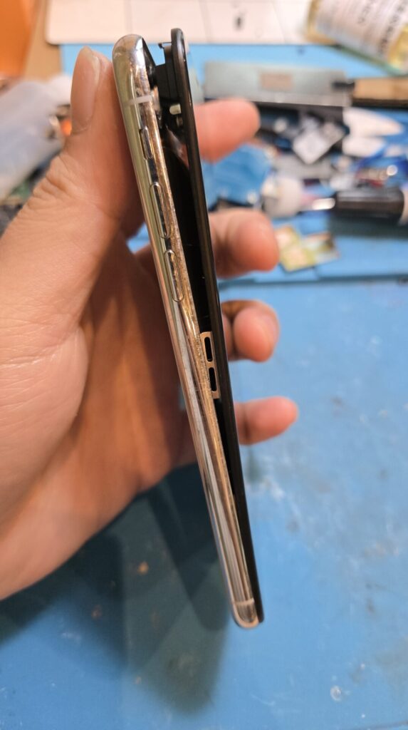 iPhone、Android、MacBook、ノートパソコン、Switchの修理、スマホ修理屋KoKoは岐阜のスマホ・PC修理専門店。